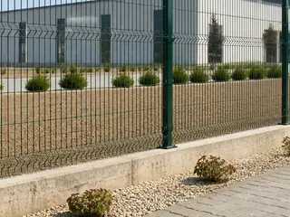200 × 250 cm panel çitin beton kaide ve montaj uygulaması